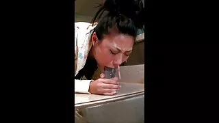 મમ્મી મારે તને ચોદવિ ધીમેધીમે masturbates લે છે અને પ્રથમ વખત ગાંડ ટિપ્સ એક મોટો લોડો તેની ભોસ ચુત